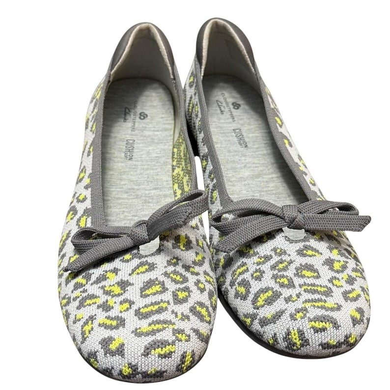 Clarks Cloudsteppers Slip-on Damskor Carly Hope Grå US 8 Med Leopard bild 3