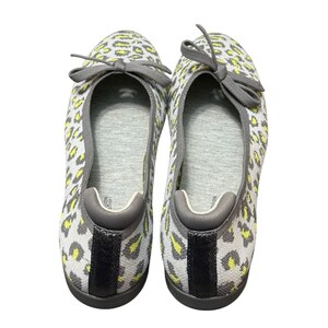 Clarks Cloudsteppers Slip-on Damskor Carly Hope Grå US 8 Med Leopard bild 5