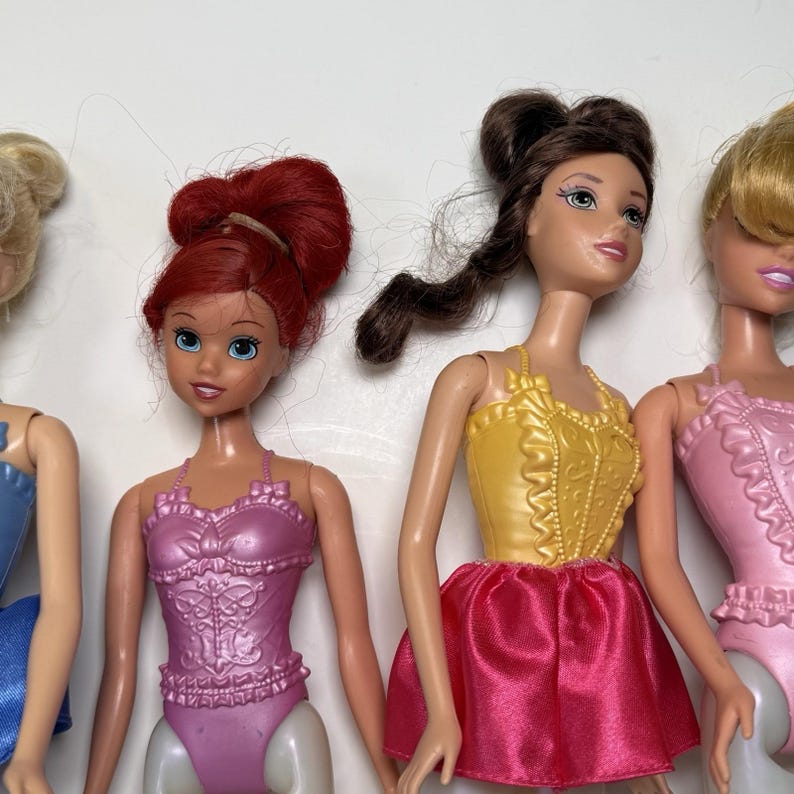 Lote de 5 muñecas bailarinas de princesas Disney: Ariel, Bella, Cenicienta y Rapunzel, 29 cm (11,5 pulgadas). imagen 4