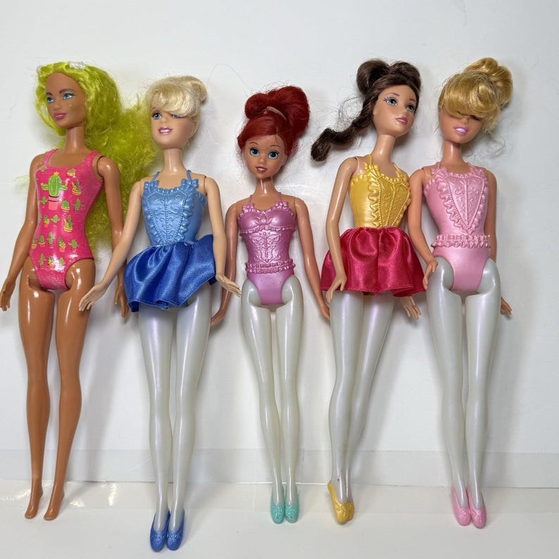 Lote de 5 muñecas bailarinas de princesas Disney: Ariel, Bella, Cenicienta y Rapunzel, 29 cm (11,5 pulgadas). imagen 1