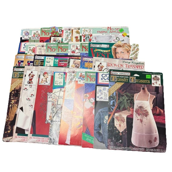 Daisy Kingdom Iron-on Transfers & no sew Appliques Lot Of 32 Holidays and More