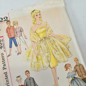 1950's / 1960's Simplicity 4422 Barbie Doll Sewing Pattern UNCUT! FF / UNUSED!