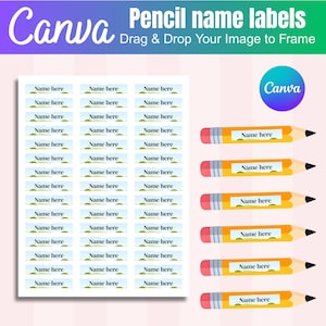 Puede incluir: Una plantilla digital para etiquetas de nombre para lápices que presenta una cuadrícula de pegatinas rectangulares con fondos azul claro y detalles de hierba verde, junto a seis ilustraciones de lápices amarillos con el texto Name here.