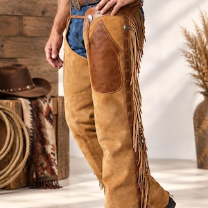 Handgjorda chaps i mocka för män, cowboybyxor i westernfranse, rodeokläder
