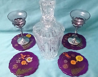 Handgefertigte Kunstharz-Untersetzer, 4er-Set, gepresstes Blumenmuster