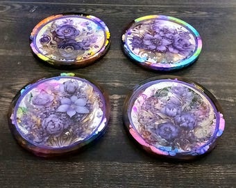 Handgefertigtes lila Blumengesteck-Untersetzer-Set mit bunten Rändern