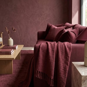 Burgunderrote, weiche Kuscheldecke, elegante Sofadecke, gemütliche Wohndekoration, dekorative Tagesdecke, Boho-Schlafzimmer-Akzent