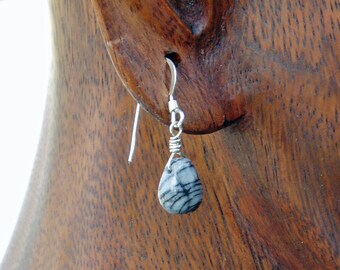 Black and Gray Earring, Spider Agate Drop, Black White, Wirewrapped Jewelry, Sterling Silver, Gray Stone, Dangle, Drop, Sterling French Wire