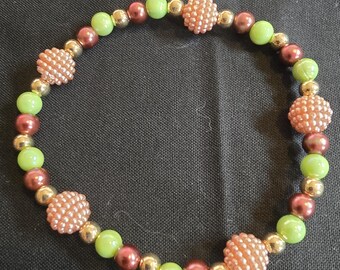 Pulseira elástica com contas de pérola texturizadas – Bijuteria artesanal