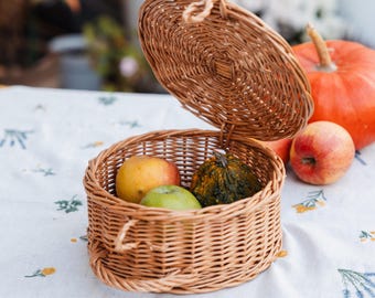 Wicker basket with lid, Round woven storage basket, Natural wicker basket, Wicker fruit basket, Picnic wicker basket, Rustic wicker basket