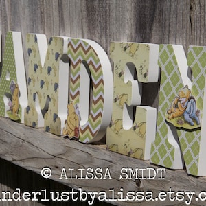 Cartas infantiles personalizadas con tema de Winnie the Pooh (Piglet, Tigger, Eeyore, verde)