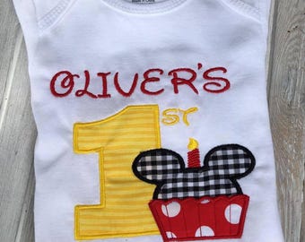 Personalisierte Micky Maus Geburtstag Outfit, bestickter Einteiler oder Shirt