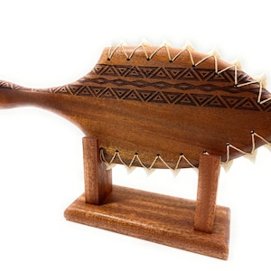 Alii Hawaiian Replica Club 19 inch with Etched Tribal Design with Stand | #koalom007bltr5etsy