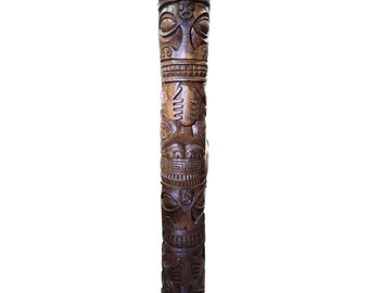 Exquisito tótem tiki de Vic, comerciante de las Islas Cook, de 3 metros (10 pies) - Polinesia / #yuy3817300