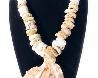 Collar de concha de puka gorda, 33 cm con concha de casco con cuernos blancos grandes / #pn031