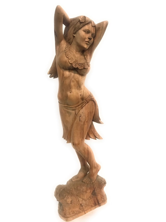 Exquisite Hula Dancer 40