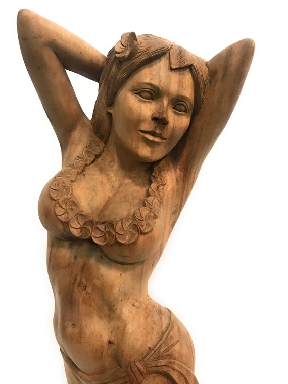 Exquisite Hula Dancer 40