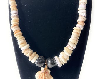 Puka Shell Collar Kukui Nut, 10 in con concha de almeja de miel púrpura / #pn035