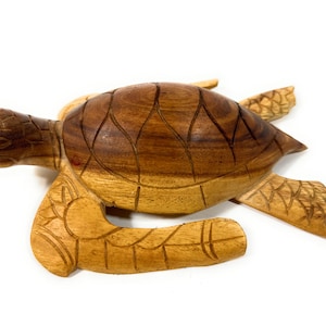 Hawaiian Turtle Honu 8 in Monekypod - Hand Carved | #yu40320n2