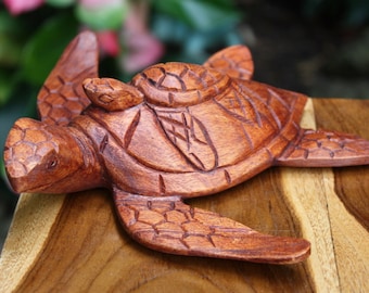 Carved Sea Turtle w/ baby honu 8&quot; Stained - Hand Carved | #raw0520