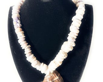 Collar de concha Puka, 30 cm con concha de casco con cuernos grandes / #pn027