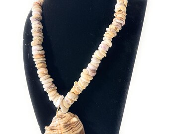 Collar de concha Puka, 35,5 cm con concha de casco con cuernos grandes / #pn023