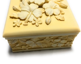 White Wedding Hibiscus - Caja de Recuerdo de Joyería 4" / #ih12727