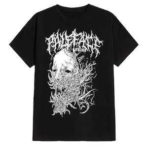 Könnte beinhalten: Schwarzes T-Shirt mit weißem Grafikdesign. Das Design zeigt ein stilisiertes, groteskes Gesicht mit komplizierten Details und den Text "PALEFACE SWISS" in einer gotischen Schriftart. Das T-Shirt hat einen Rundhalsausschnitt.