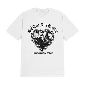 May include: A white short-sleeve t-shirt featuring a black graphic print. The design shows two figures inside a heart-shaped chain, with the text B&Eacute;TON ARM&Eacute; arched above and L'UNION FAIT LA FORCE printed in a straight line below the graphic.