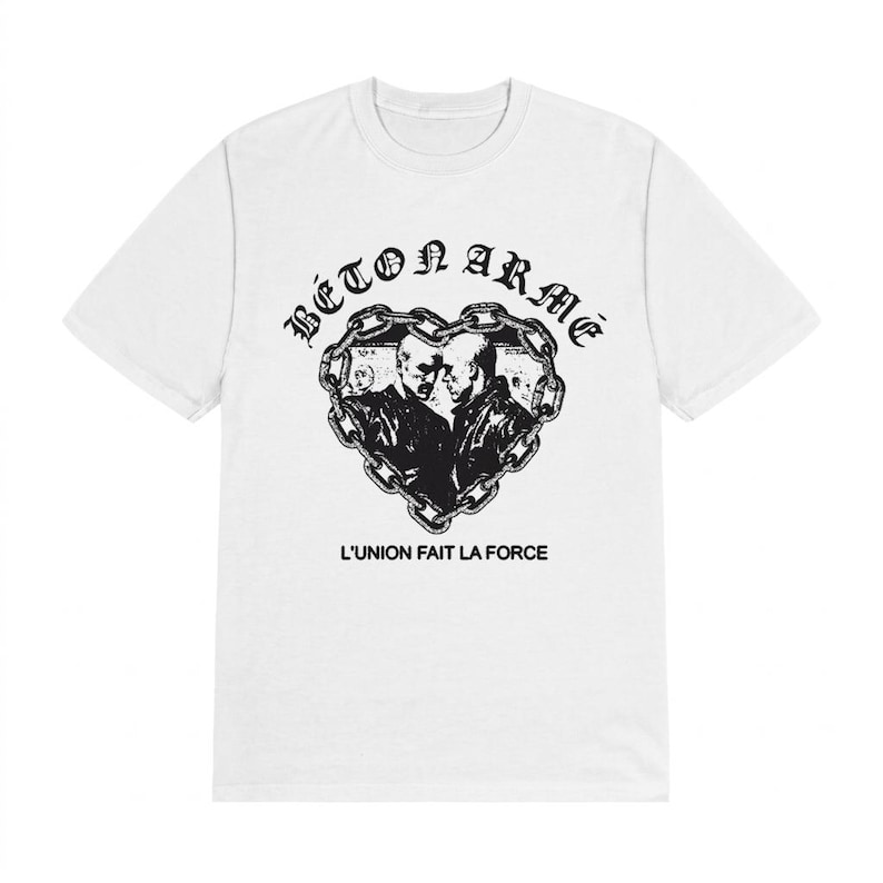 May include: A white short-sleeve t-shirt featuring a black graphic print. The design shows two figures inside a heart-shaped chain, with the text B&Eacute;TON ARM&Eacute; arched above and L'UNION FAIT LA FORCE printed in a straight line below the graphic.