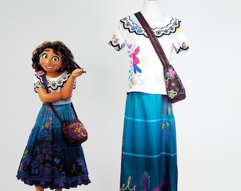 Disfraz floral colorido para mujer, estilo tradicional latino, con falda azul verdosa. Vestido cultural para carnaval, Halloween, fiestas y eventos.