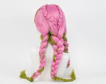 Peluca larga sintética trenzada rosa y verde para cosplay, con flequillo, ideal para convenciones y sesiones de fotos.