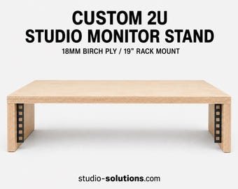 Soporte personalizado para monitor de estudio 2U: elevador de rack de 19 pulgadas de madera contrachapada de abedul hecho a mano con cajón con cerradura opcional.