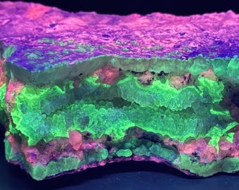Calcita de sandía - Mineral fluorescente UV