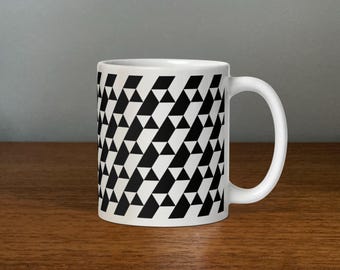Tours isométriques – motif géométrique – mug noir et blanc