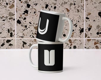Buchstabe U - doppelseitig - personalisierte Monogramm schwarz & weiß Tasse