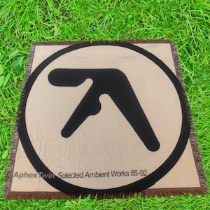 Aphex Twin Albumomslag Vävd Filt | Gobelängprydnad för elektroniska musikfans | Anpassad väggbonad Unik rumsdekor