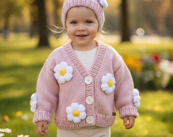Baby cardigan neonato in puro cotone lavorato a mano ai ferri con r... | su MissHobby Baby cardigan neonato in puro cotone lavorato a mano ai ferri con r... | su MissHobby