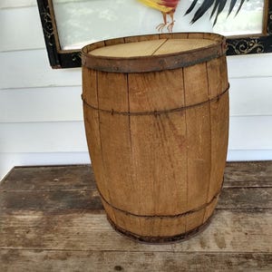 Vintage Primitive 18&quot; Wood Nail rum whiskey Keg umbrella stand farmhouse cottage rustic
