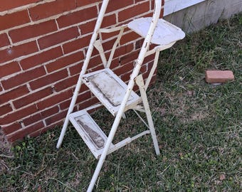 Vintage rustic shabby white rusty metal 39" step ladder stool farmhouse decor display country farm barn wedding plant stand porch patio