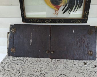 Primitive chippy homemade hand made pair cupboard pantry cabinet doors rustic salvaged shabby farmhouse cottage farm painted glass knobs