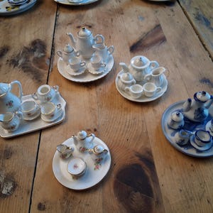 Choice miniature doll tea set porcelain ceramic tea pot sugar bowl creamer cup saucer play toys decor display kitchen farmhouse collectible