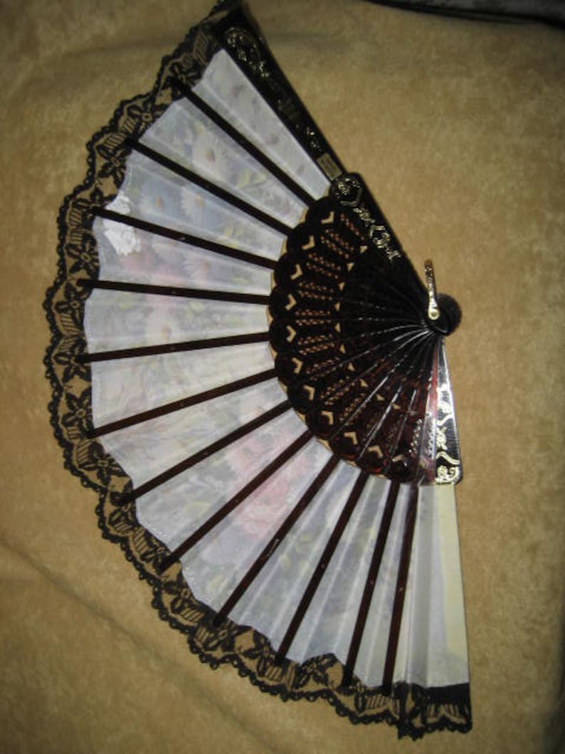 Spanish Fan Lace Trim Floral Vintage