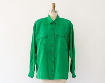 90s Kelly Green Utility Blouse, Vintage Oversized Double-Pocket Crinkled Shirt (XS-M)