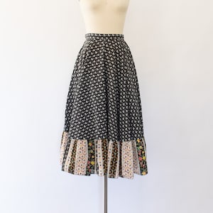 70s Prairie Floral Tiered Skirt, Vintage High-Waisted Boho Cotton Skirt (XS)