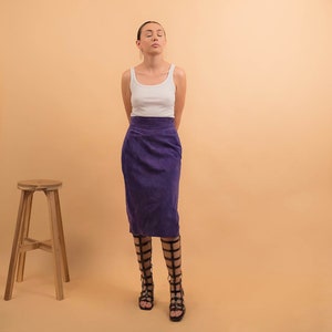 Lila Wildlederrock / hoher Taille Rock / Wildleder Bleistiftrock / 80er Rock / Knie-Länge-Leder Rock / lila Rock Δ Größe: M
