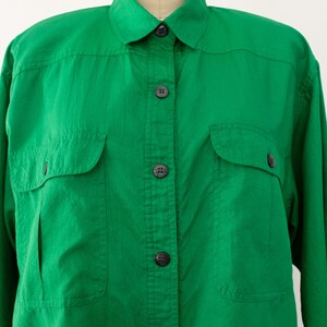 90s Kelly Green Utility Blouse, Vintage Oversized Double-Pocket Crinkled Shirt XS-M image 4