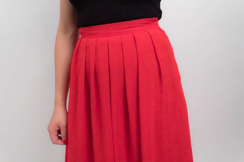 Vintage RED Midi Skirt. 80s High-Waisted Skirt. Vintage 80s Skirt. High-Waisted Pleated Skirt. Full Gathered Skirt. size: 25W / S image 2