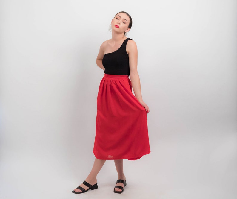 Vintage RED Midi Skirt. 80s High-Waisted Skirt. Vintage 80s Skirt. High-Waisted Pleated Skirt. Full Gathered Skirt. size: 25W / S image 4