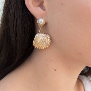 SHELL Dangle Earrings. Ocean Earrings.Faux Pearl Earrings. Organic Shell Earrings. Summer Wedding Jewelry. Trendy Shell Earrings image 4